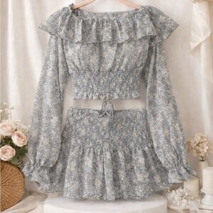NWOT ILLA ILLA Floral Smocked Crop Top & Ruffle Skirt Set – Gray – Size Small